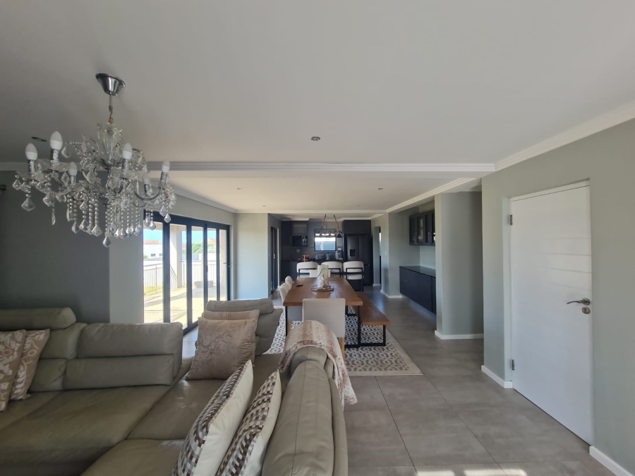 4 Bedroom Property for Sale in Kidds Beach Eastern Cape